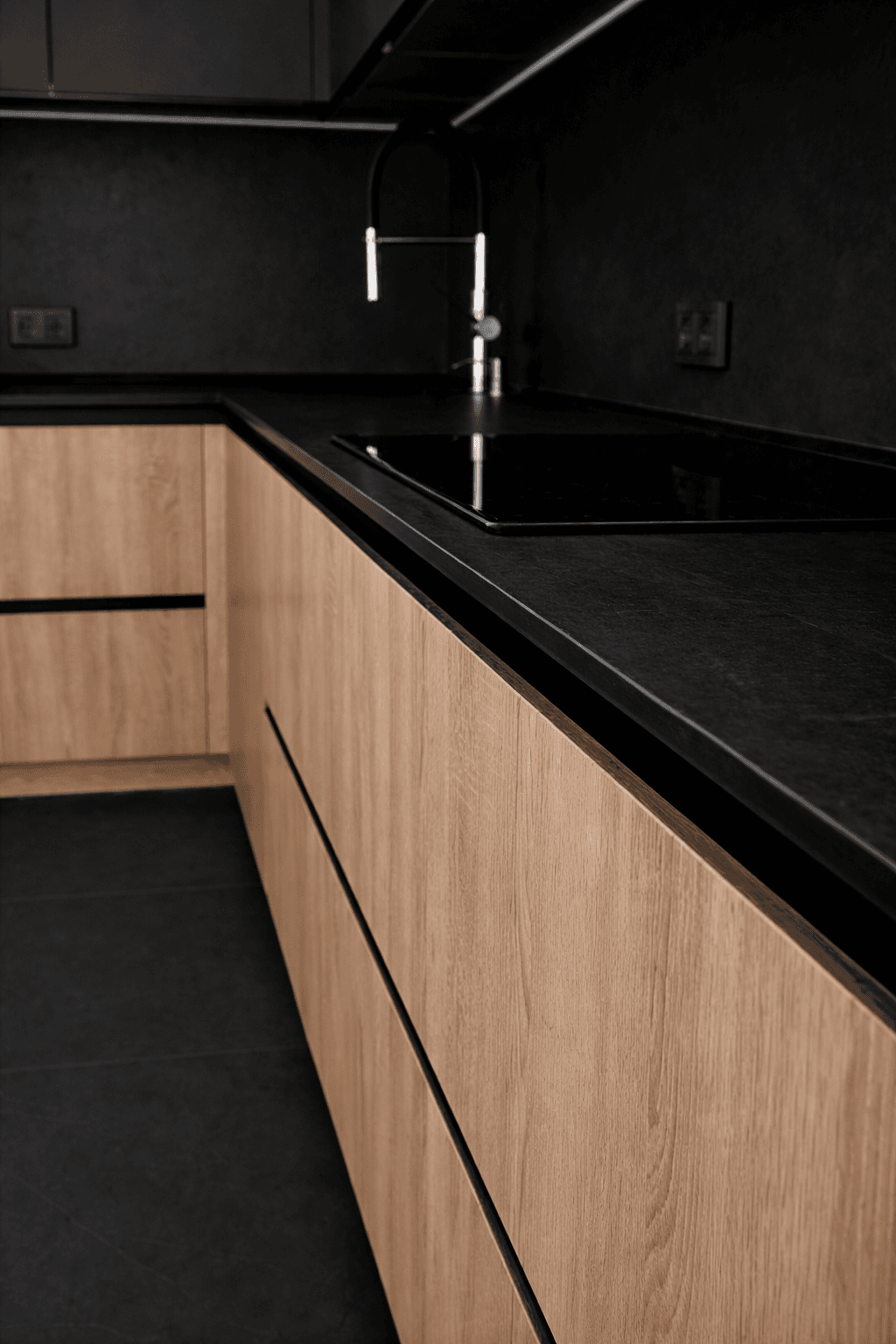 Détail plan de travail et façades chêne — cuisine ArtMood Tanger